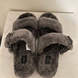 UGG SLIPPER SLIDES